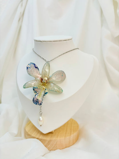 Orchideen Kette Weiß Blau mit Perle