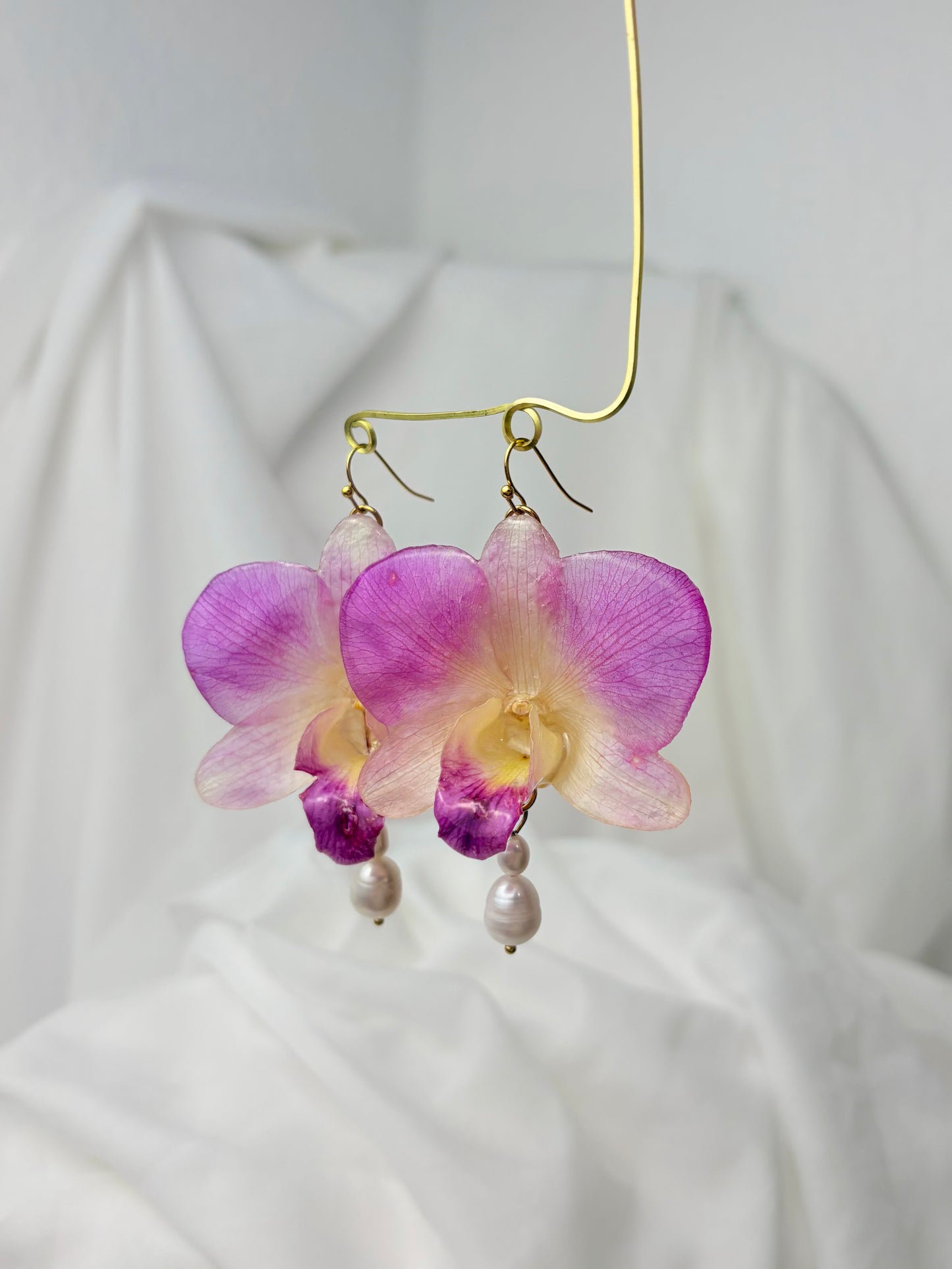 Lila Orchideen Perlen Ohrringe