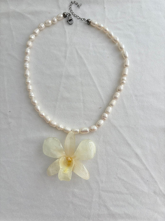 Perlen Orchideen Kette
