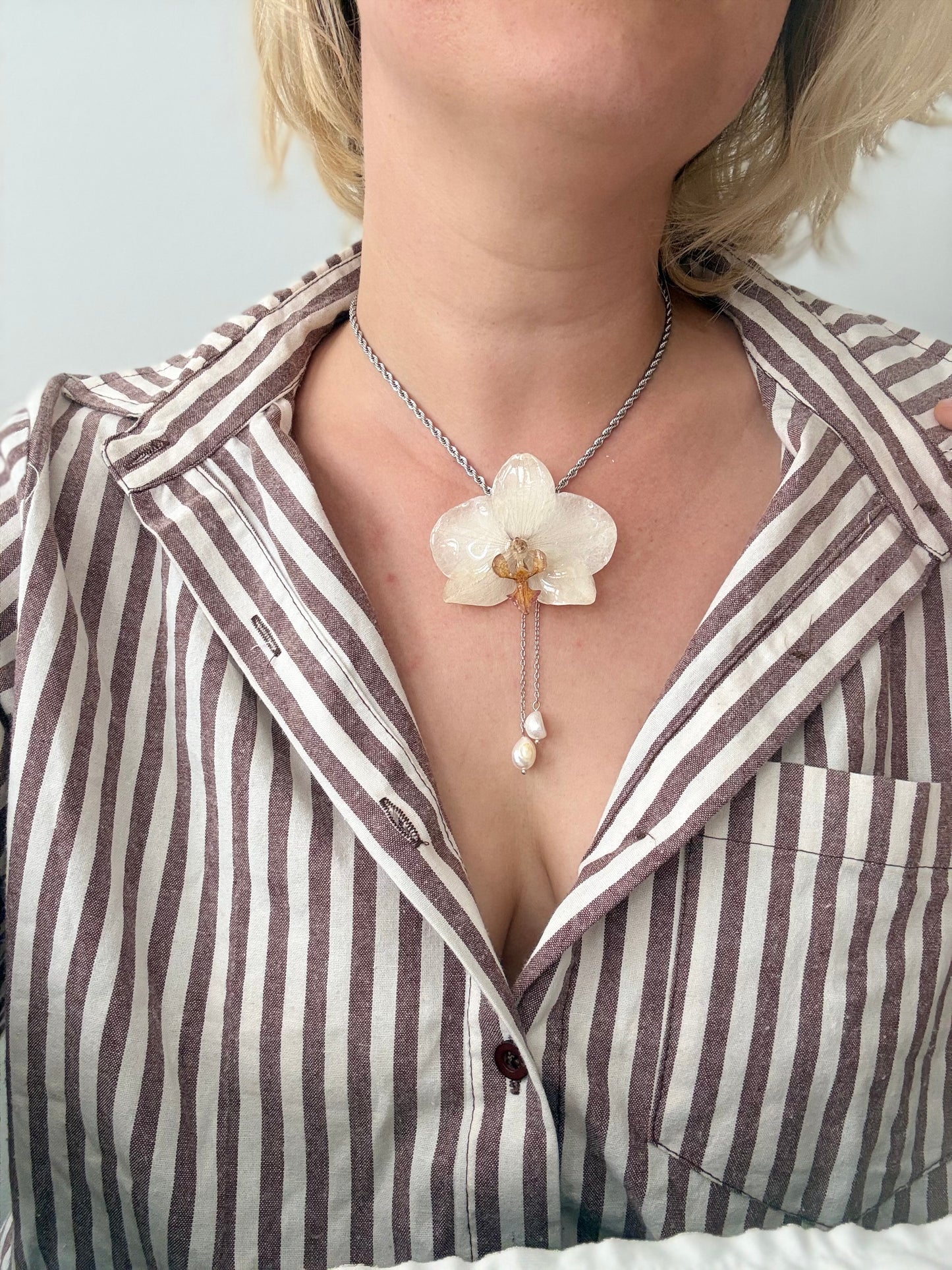 Weiße Orchidee Statement Kette