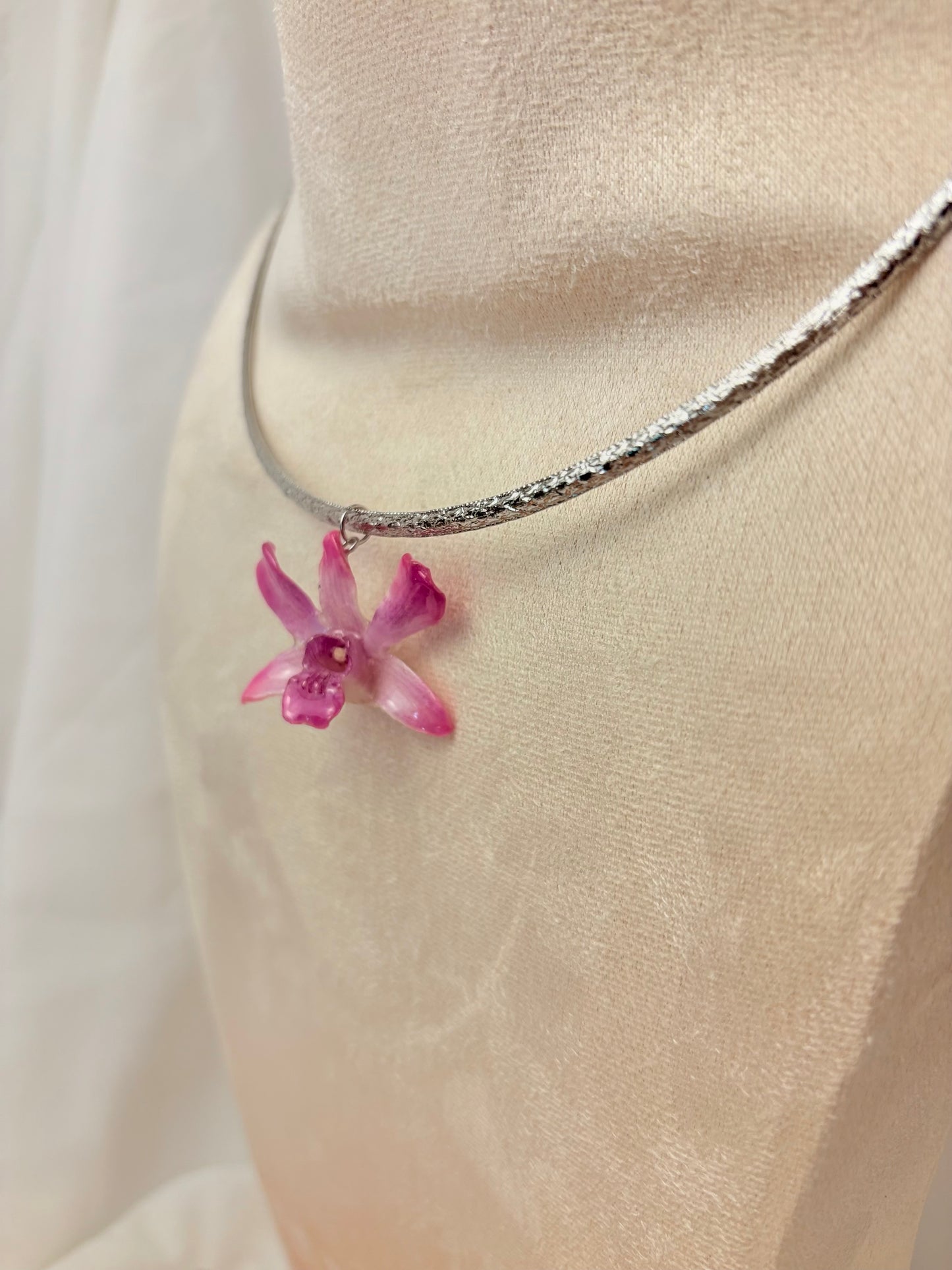Lila / Rosa Orchidee Choker